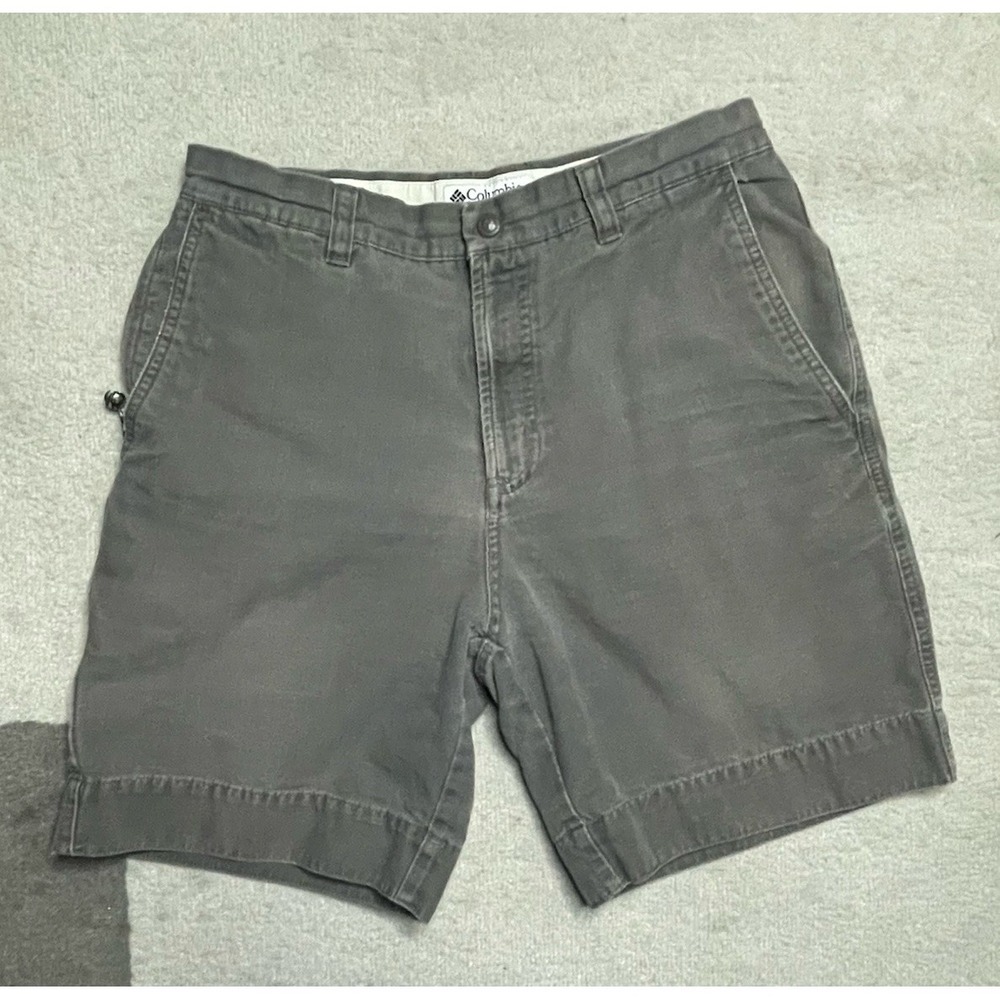 Men's Columbia Gray Rugged Cargo Shorts Size 30 Outdoors Hiking Shorts